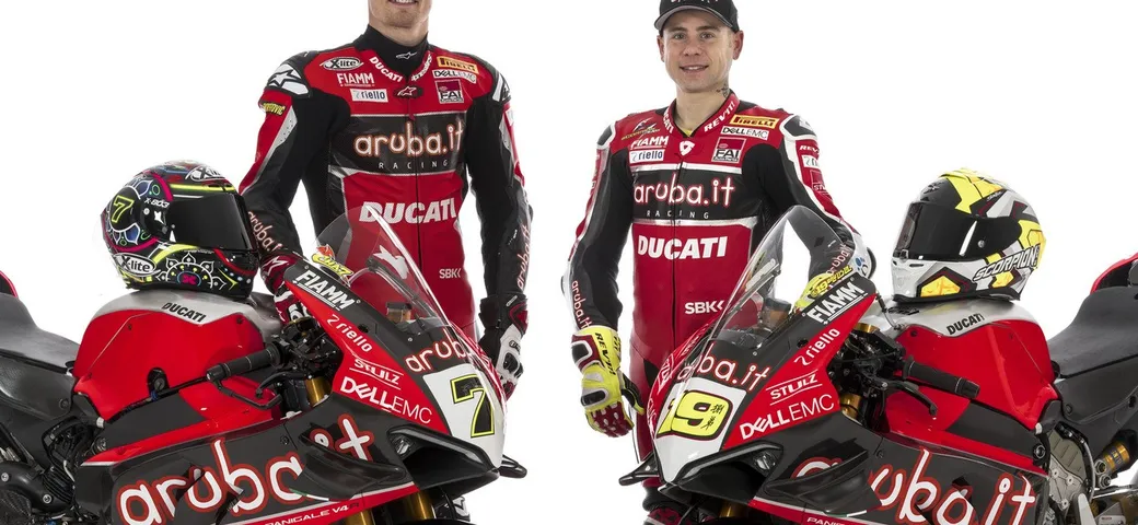 SBK 2019: Aruba.it Ducati toglie i veli alla Panigale V4 R