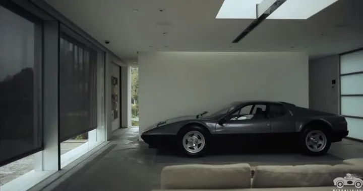 Una Ferrari 512 BBi trasformata in un'opera d'arte