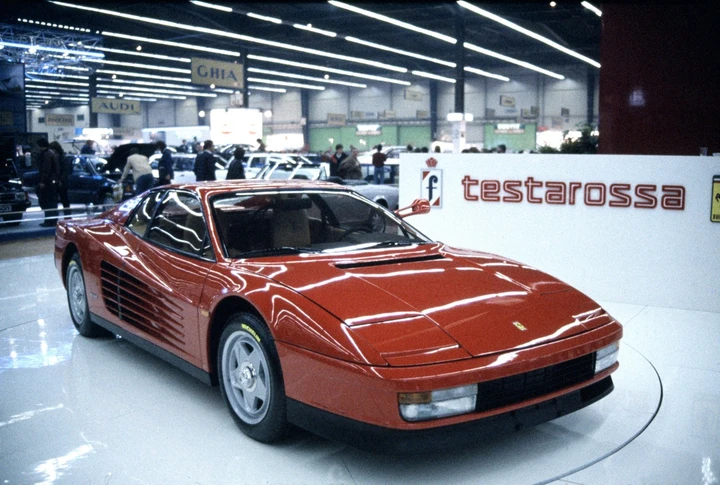 Ferrari Testarossa: 40 anni di leggenda a Milano AutoClassica