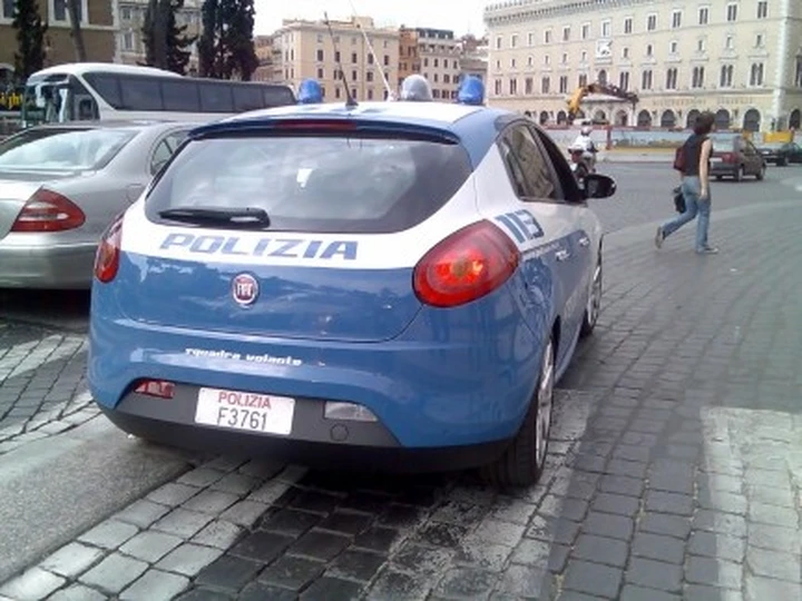 Roma: anziano muore per infarto, in tasca ha chiavi di Ferrari, Mercedes, Cadillac e 300mila euro