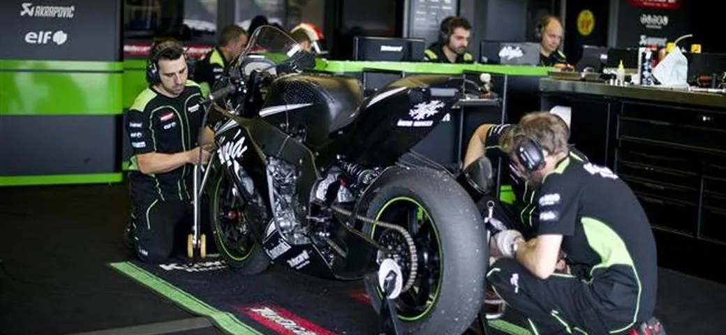 Superbike: conclusi i test a Jerez per Kawasaki e Yamaha. Cadute per Rea e Sykes