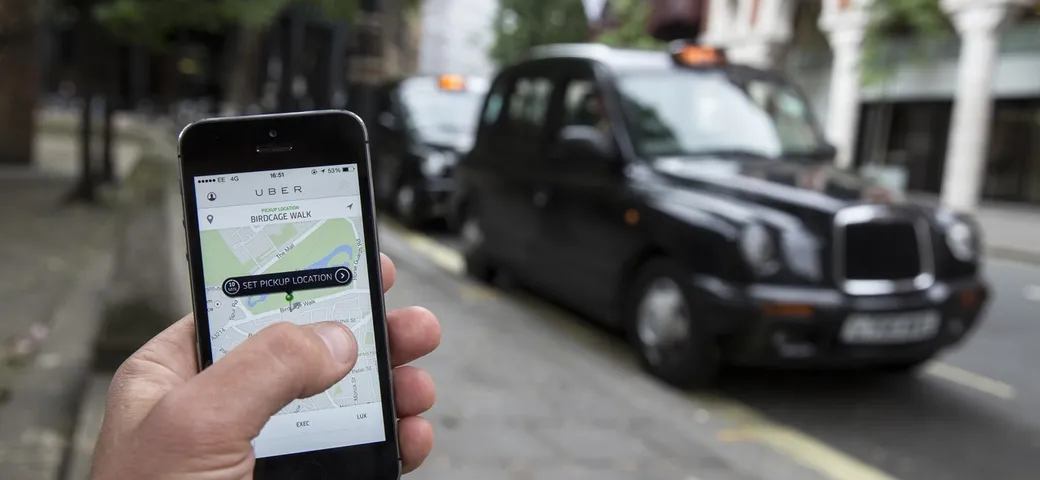 Uber: a Londra si possono scegliere anche i taxi Black Cab