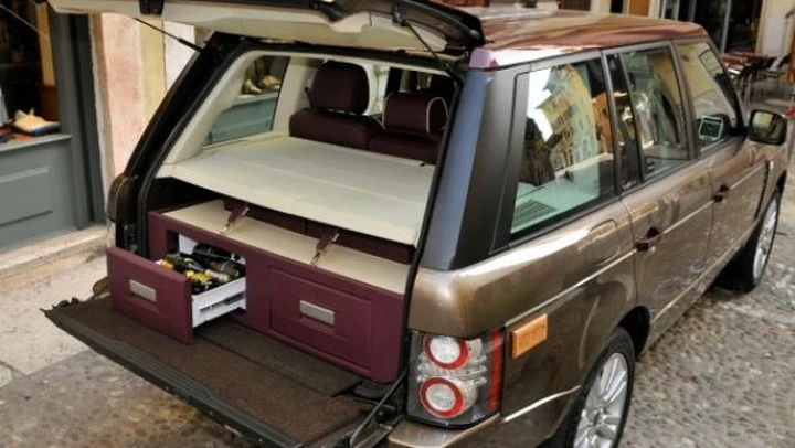 Range Rover Spirito DiVino Wine Car by Aznom