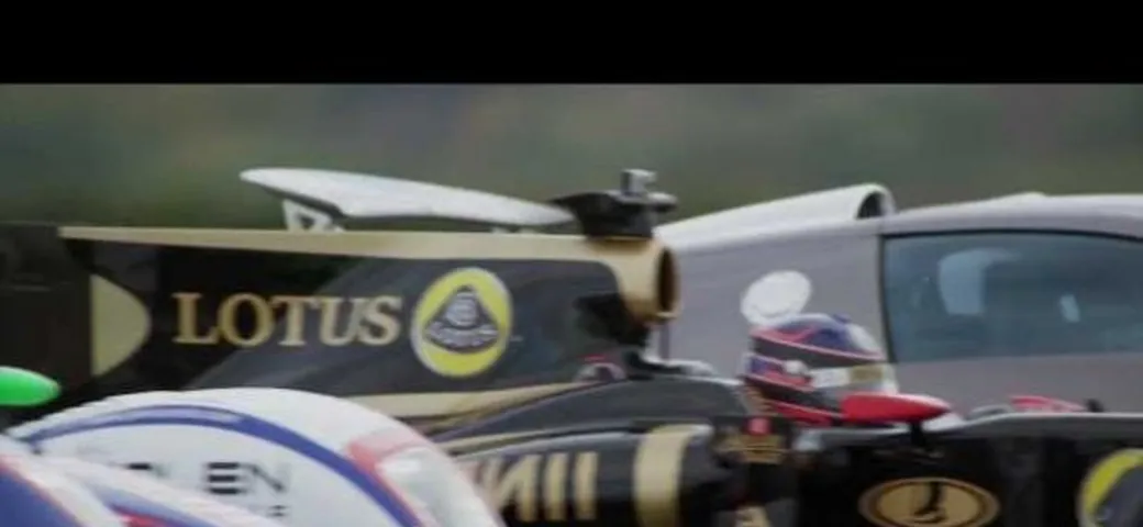 Bugatti Veyron Grand Sport contro Lotus Renault F1