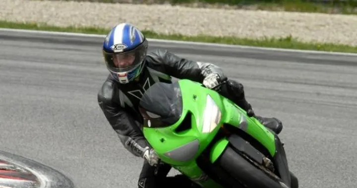 Scatto in Corsa: Kawasaki ZX-6R a Magione