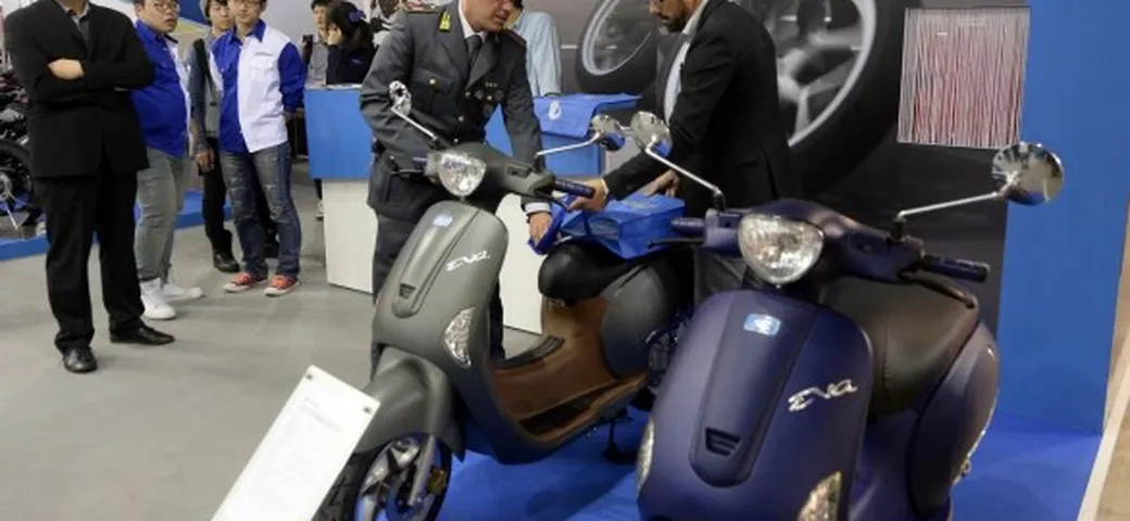 EICMA: GdF sequestra imitazioni Vespa