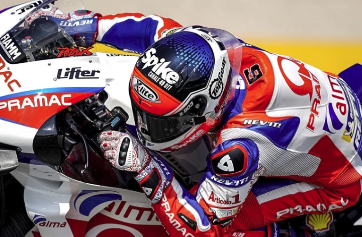 Misano: Petrucci dedica il casco a 