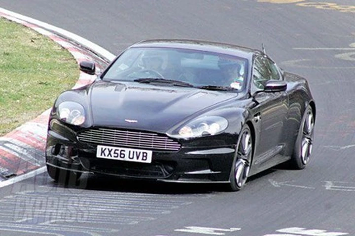 Foto spia: Aston Martin DBS al Nurburgring