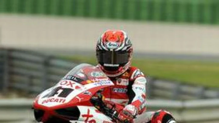 WSBK Valencia gara2: Haga spolvera il trono e fa doppietta. Spies secondo