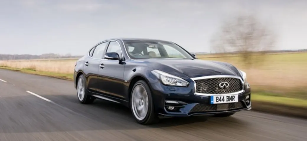 Infiniti Q70: nuove foto ufficiali