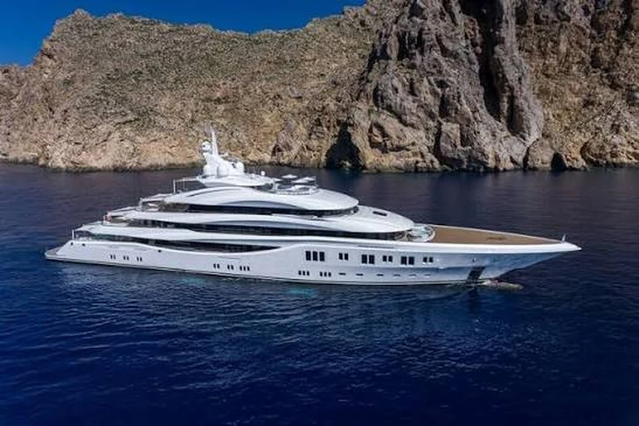 All’Elba spunta un gigante da 180 milioni di dollari: è lungo 91 metri
