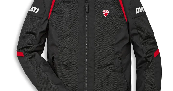 Ducati, la nuova collezione di giacche traforate per l'estate