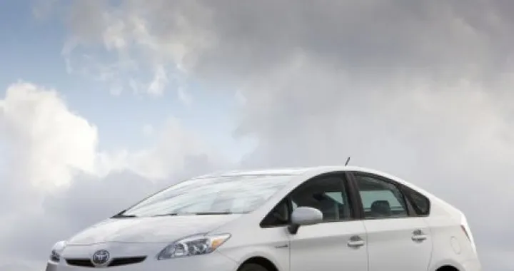 Toyota Alpha: nel 2011 la MPV su base Prius