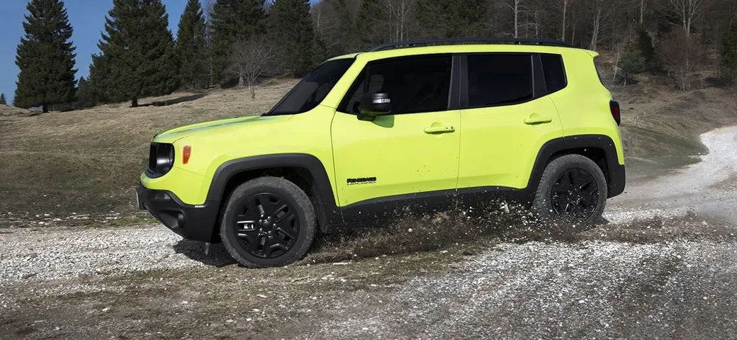 Vendite auto Italia: Jeep scala le montagne