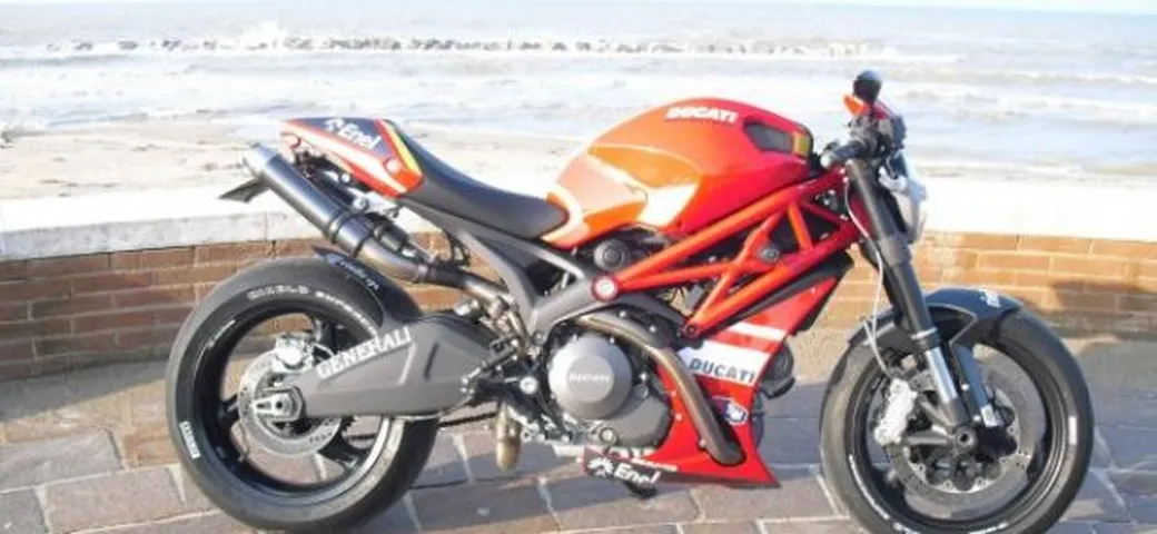 Foto del giorno: Ducati Monster 696 Replica Rossi MotoGP