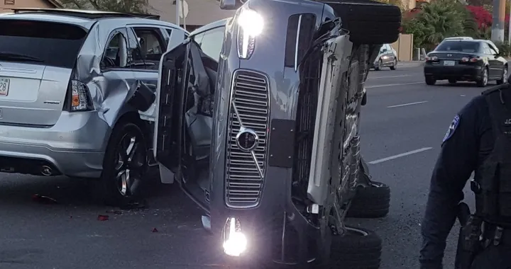 Guida autonoma: Uber riprende i test dopo l'incidente in Arizona