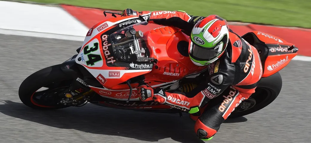 Test ufficiali Superbike, piloti in pista a Portimao