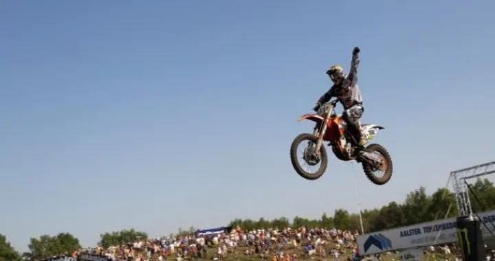 Motocross: Tony Cairoli vince il Gran Premio d’Olanda e prolunga il contratto con il team Red Bull Teka KTM Factory Racing