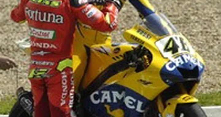 Valentino Rossi deluso perdona Toni Elias