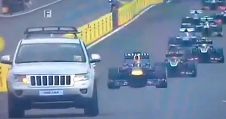 GP Corea F1 2013: una Jeep Grand Cherokee entra in pista
