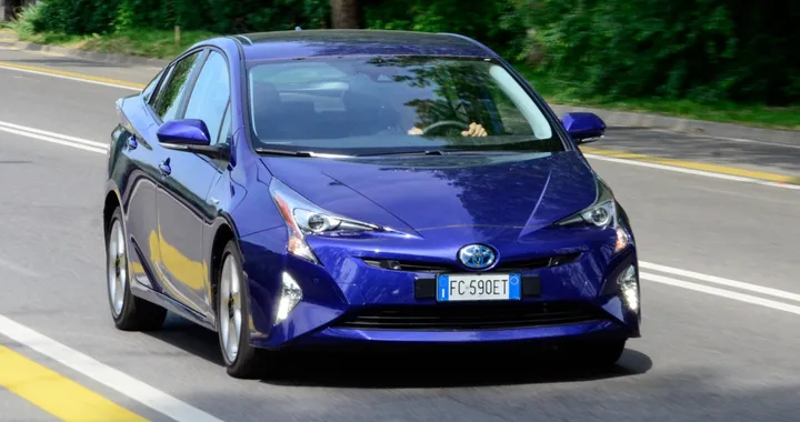 Toyota Prius: prova su strada dell'ibrida