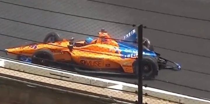 500 miglia Indianapolis 2019: Fernando Alonso va a sbattere [Video]