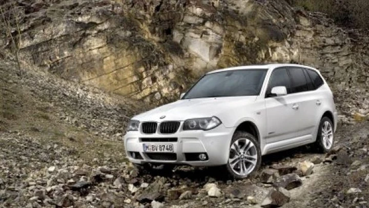 BMW: nel primo trimestre 2009 perdite operative per 55 milioni di euro