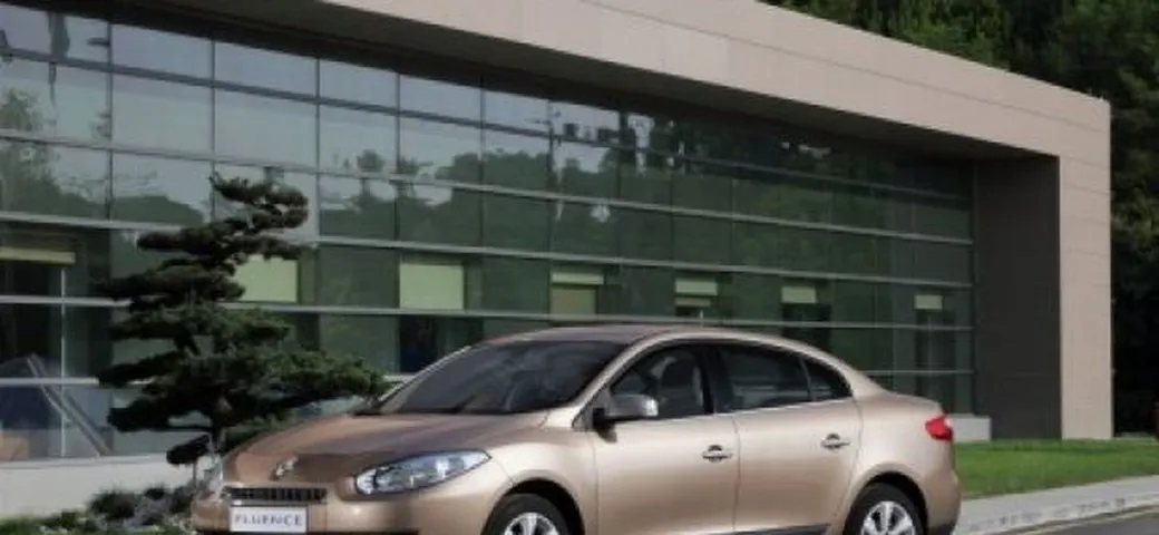 Dacia: nel 2011 una berlina derivata dalla Renault Fluence
