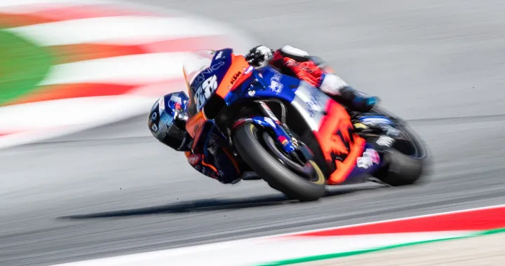 MotoGP, Stiria 2020: finale spettacolare e vittoria di Oliveira. Doppio podio per KTM
