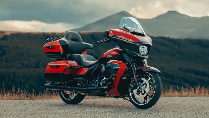 Harley-Davidson Street Glide Ultra 2025: 105 cavalli di lusso e libertà