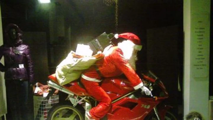 Foto del giorno: il Natale quando arriva arriva!