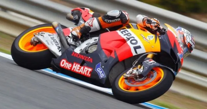 MotoGP, Estoril:  Stoner-Pedrosa davanti a Crutchlow e Lorenzo, incidente per Edwards