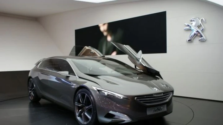 Peugeot 608: ibrida nel 2014