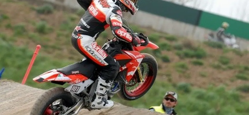 Tricolore Supermoto: doppietta Aprilia con Thierry Van Den Bosch