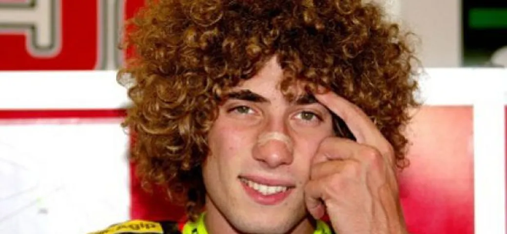 Simoncelli in corsa a Imola con l'Aprilia RSV4? Cui prodest?