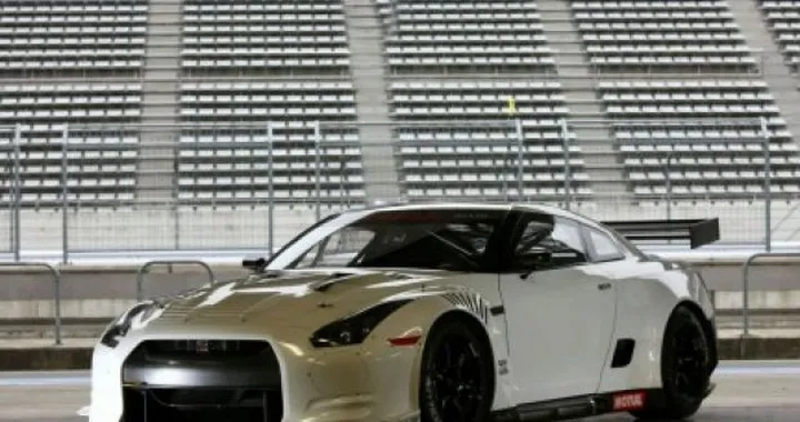 Nissan GT-R: debutta la versione per il campionato FIA GT1