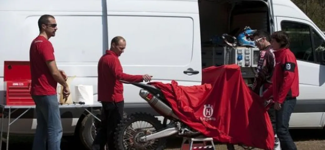 Anteprima Husqvarna 450 2011