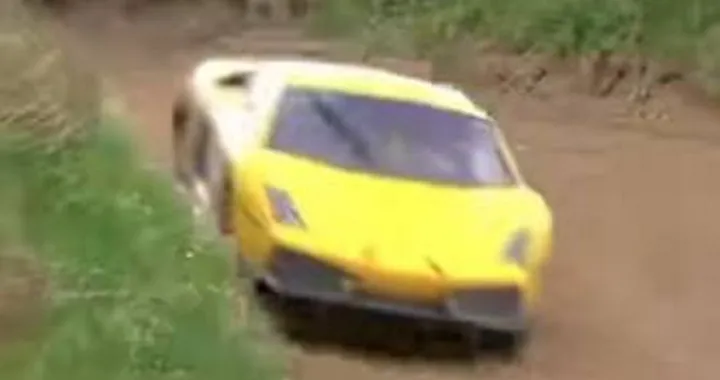La Lamborghini Gallardo sullo sterrato come una WRC | Video