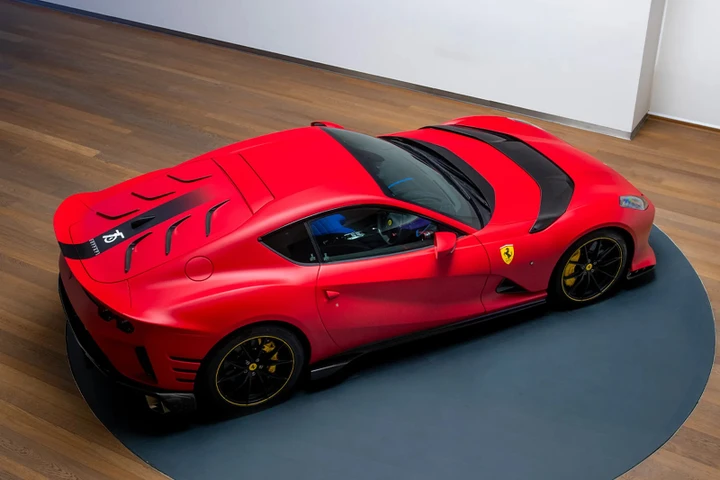 Ferrari 812 Competizione: svelata one-off a tema 75° anniversario
