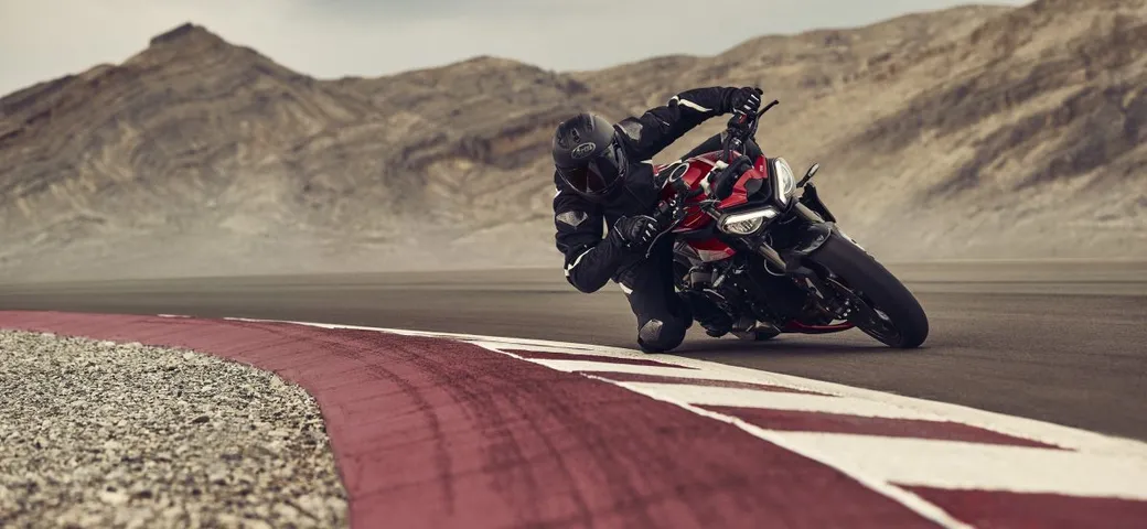 Triple Track Experience: la sfida definitiva su pista con le moto Triumph