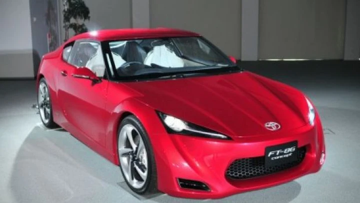 Toyota FR-S: nuovo nome per la FT-86