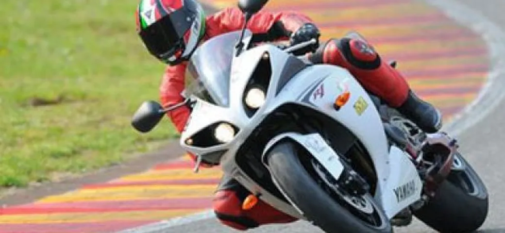 Yamaha e Scuola Motociclistica Italiana ti riportano a Imola