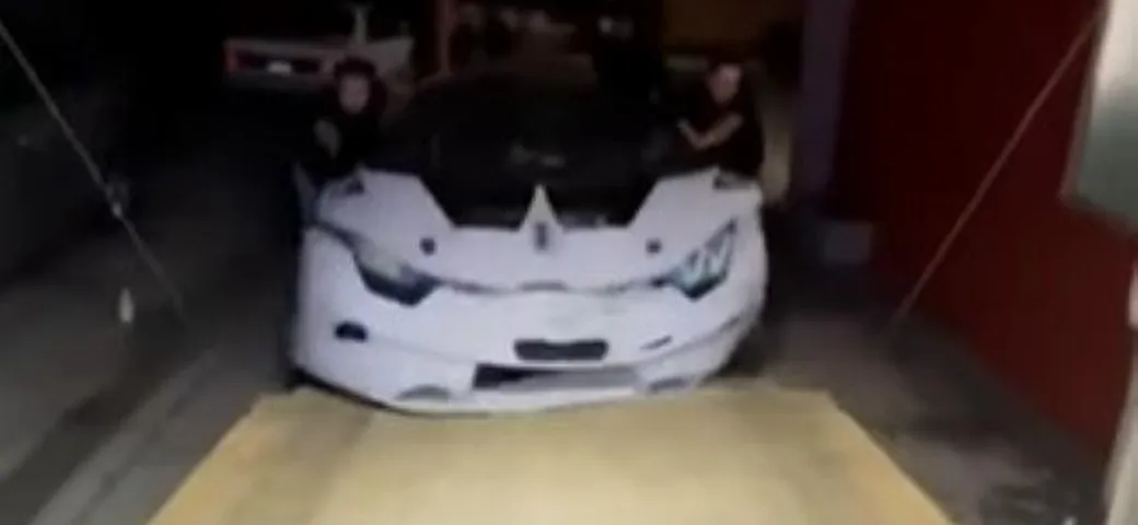 La Lamborghini Huracán viene spinta a mano verso un costoso epilogo [Video]