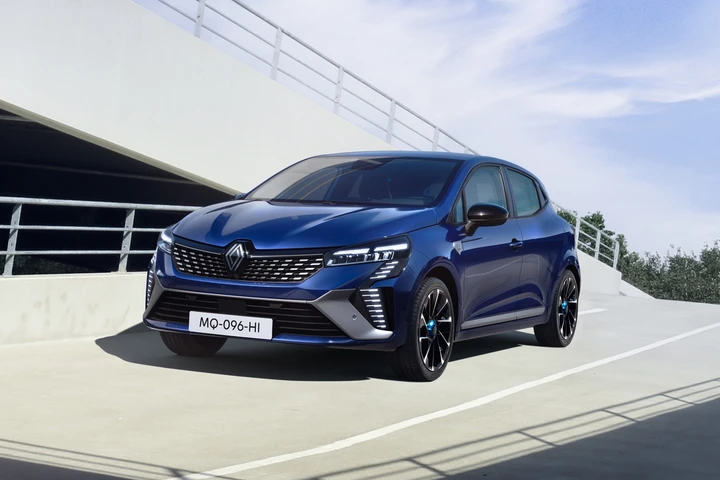 Renault Clio 2024: svelato il nuovo restyling con diverse novità