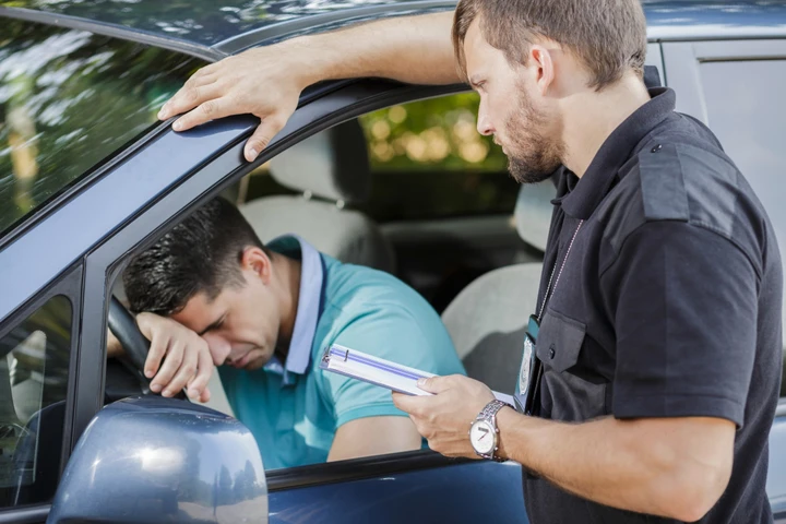 I documenti dell'auto obbligatori da tenere nel veicolo: quali sono e le sanzioni