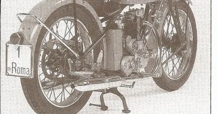 La foto del giorno: un politico che alle moto ci teneva?