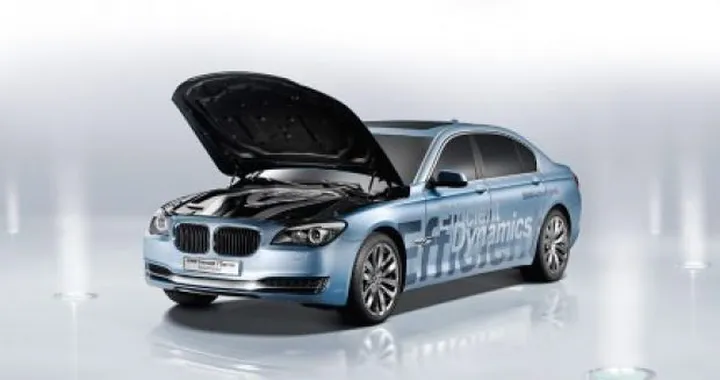 Bmw 750 hi: a Francoforte la prima ibrida di Monaco
