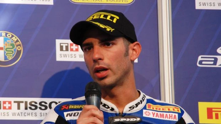Marco Melandri sorride. Ma con il ... 