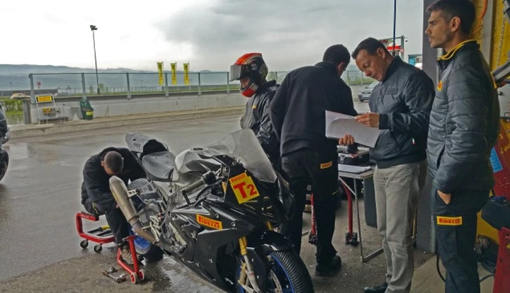 Pirelli Racing Department: come nasce una gomma da SBK