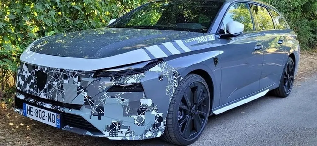 Peugeot 308, il restyling sorpreso sulle strade: cosa offrirà